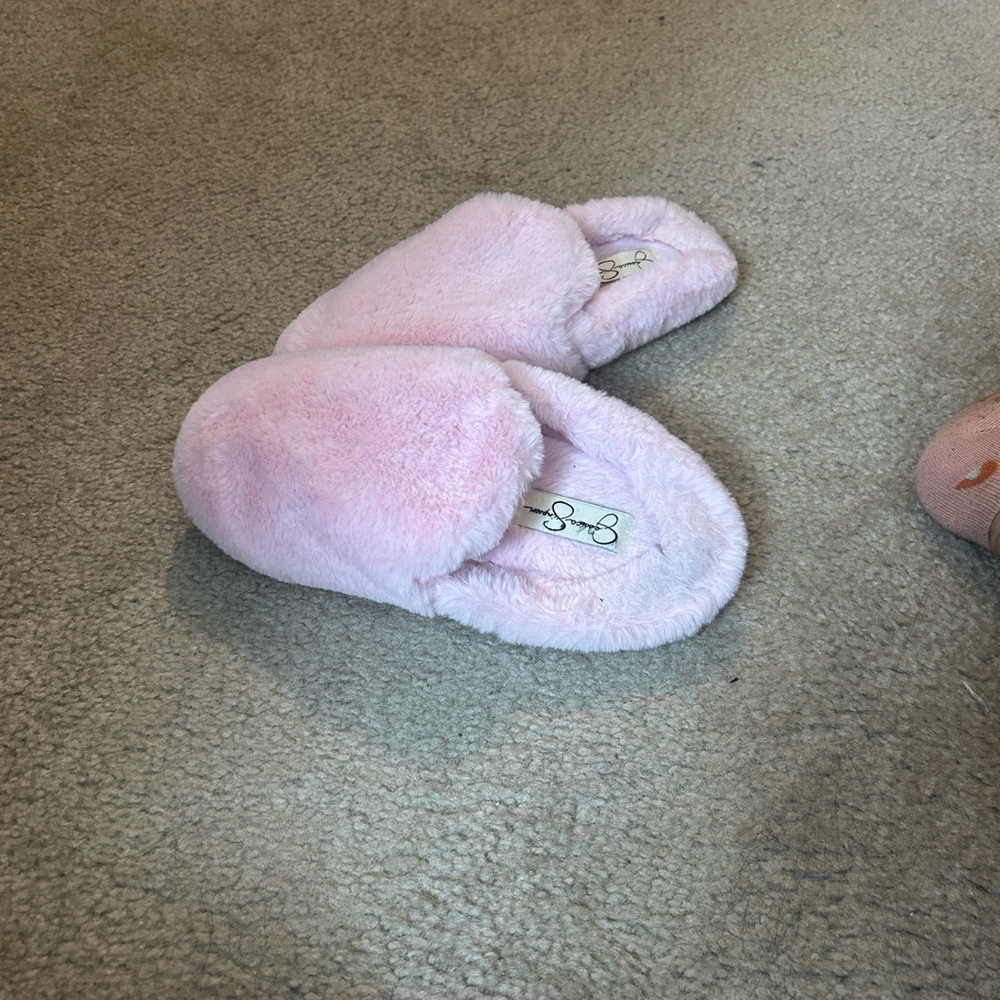Jessica Simpson Pink Fuzzy Slippers